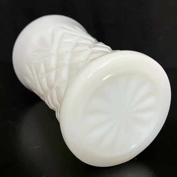 Vintage Anchor Hocking Milk Glass Pineapple Pattern Flat Tumbler - Picture 2 of 4